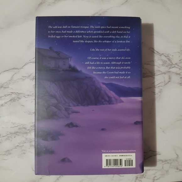 Sweet and Bitter Magic, hardcover, sprayed edges, Owlcrate special Edition - Picture 6 of 8